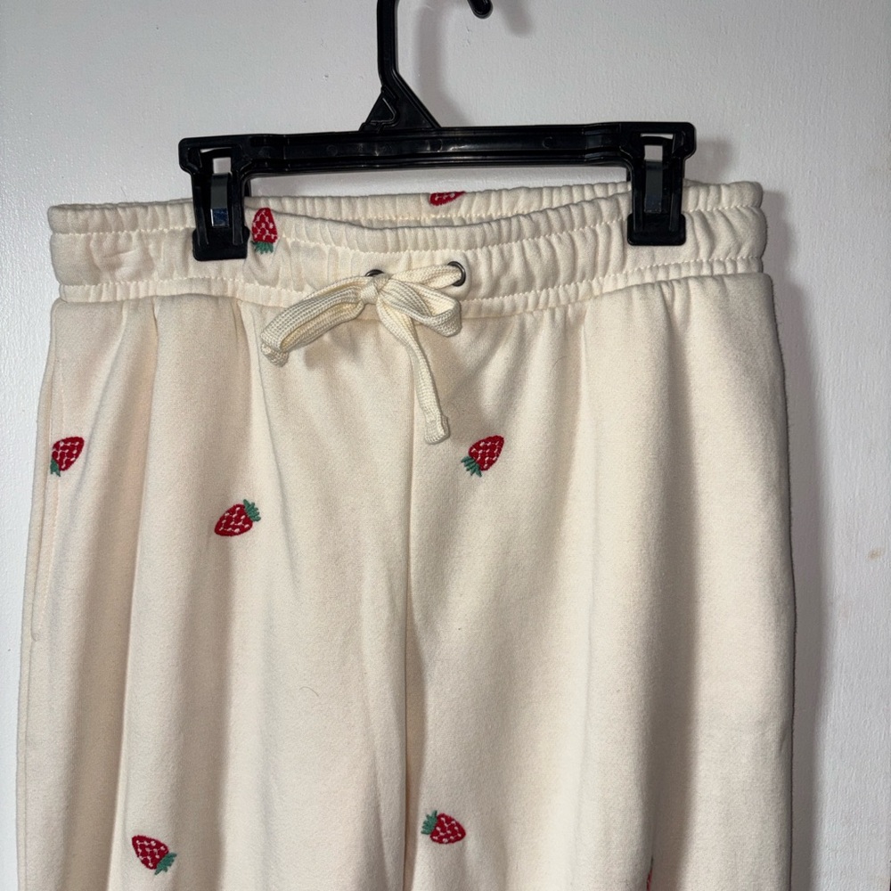 Berry Cute!Olive & Oak Joggers| cream#Strawberry print#cozy&cute#lounge#travel
